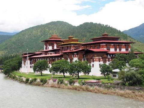 Punakha Dzong and the river